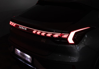 Подержанный автомобиль Zeekr 001 2022 года (32 фото)