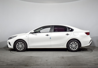 Подержанный автомобиль Kia K3 Sedan 2021 года (8 фото)