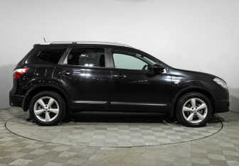 Подержанный автомобиль Nissan Qashqai+2 2011 года (4 фото)