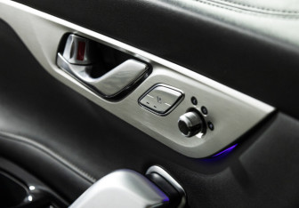 Подержанный автомобиль Changan CS95 2022 года (18 фото)