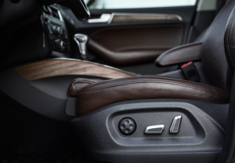Подержанный автомобиль Audi Q5 2013 года (21 фото)