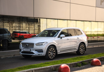Подержанный автомобиль Volvo XC90 2020 года (3 фото)