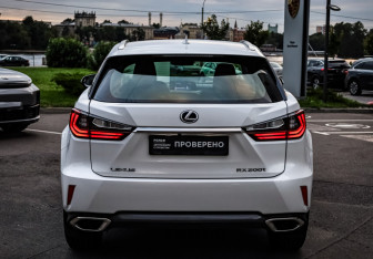 Подержанный автомобиль Lexus RX 2017 года (8 фото)