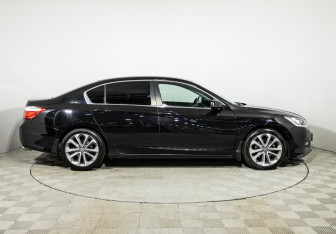 Подержанный автомобиль Honda Accord Sedan 2013 года (4 фото)
