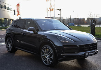 Подержанный автомобиль Porsche Cayenne 2021 года (5 фото)