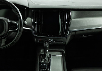 Подержанный автомобиль Volvo S90 2020 года (14 фото)