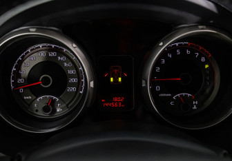 Подержанный автомобиль Mitsubishi Pajero 2015 года (29 фото)