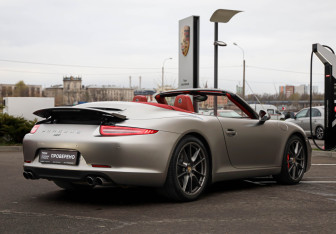 Подержанный автомобиль Porsche 911 Convertible 2013 года (13 фото)