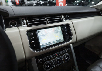 Подержанный автомобиль Land Rover Range Rover 2013 года (17 фото)