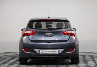 Подержанный автомобиль Hyundai i30 Hatchback 2016 года (6 фото)