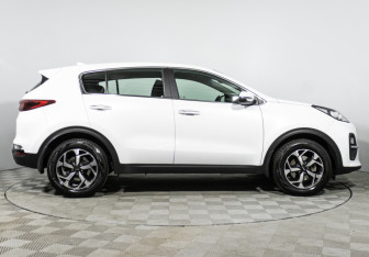 Подержанный автомобиль Kia Sportage 2021 года (4 фото)