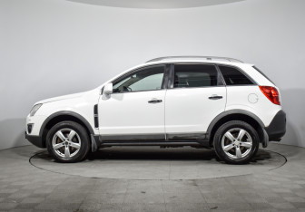 Подержанный автомобиль Opel Antara 2012 года (7 фото)