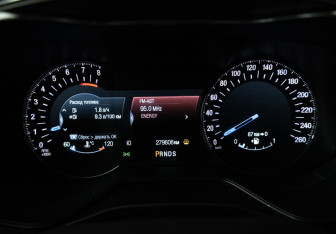 Подержанный автомобиль Ford Mondeo Sedan 2015 года (12 фото)