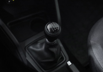 Подержанный автомобиль Renault Duster 2021 года (16 фото)
