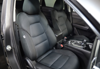 Подержанный автомобиль Mazda CX-5 2017 года (21 фото)