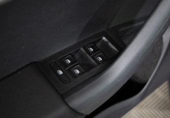 Подержанный автомобиль Skoda Octavia Liftback 2016 года (19 фото)