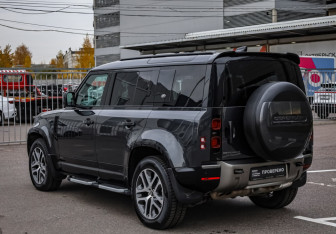 Подержанный автомобиль Land Rover Defender Suv 2021 года (8 фото)