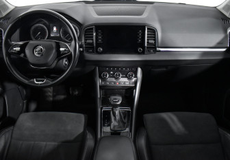 Подержанный автомобиль Skoda Karoq 2020 года (15 фото)