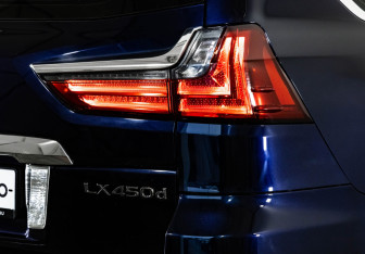 Подержанный автомобиль Lexus LX 2015 года (12 фото)