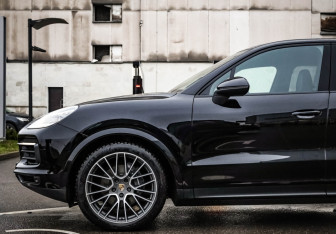 Подержанный автомобиль Porsche Cayenne 2018 года (3 фото)