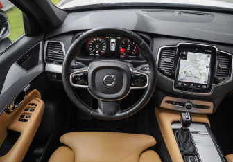 Подержанный автомобиль Volvo XC90 2019 года (14 фото)