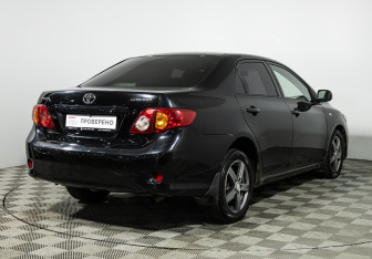 Подержанный автомобиль Toyota Corolla Sedan 2008 года (5 фото)