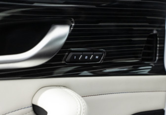 Подержанный автомобиль Geely Monjaro 2023 года (16 фото)