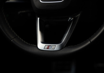 Подержанный автомобиль Audi Q5 2021 года (13 фото)