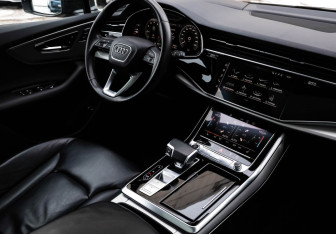 Подержанный автомобиль Audi Q7 2020 года (11 фото)