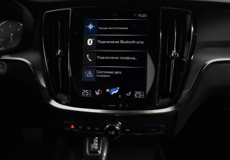 Подержанный автомобиль Volvo V60 2019 года (17 фото)