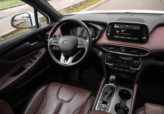Подержанный автомобиль Hyundai Santa Fe 2019 года (12 фото)
