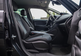 Подержанный автомобиль Opel Zafira Compactvan 2014 года (25 фото)