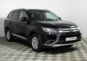 Подержанный автомобиль Mitsubishi Outlander 2015 года (3 фото)