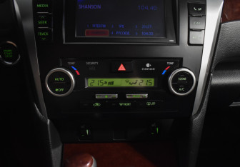 Подержанный автомобиль Toyota Camry Sedan 2012 года (17 фото)