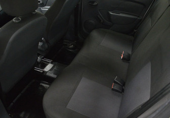 Подержанный автомобиль Renault Logan Sedan 2017 года (11 фото)