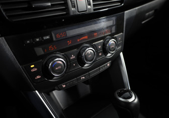 Подержанный автомобиль Mazda CX-5 2012 года (18 фото)