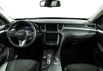 Подержанный автомобиль Infiniti QX50 2021 года (13 фото)