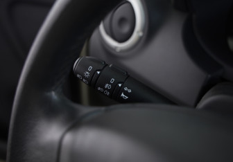 Подержанный автомобиль Renault Sandero 2012 года (13 фото)