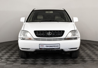 Подержанный автомобиль Lexus RX 2002 года (2 фото)