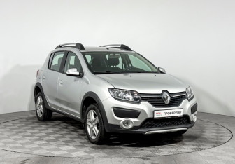 Подержанный автомобиль Renault Sandero 2018 года (3 фото)