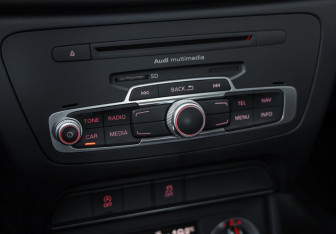 Подержанный автомобиль Audi Q3 2013 года (17 фото)