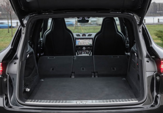 Подержанный автомобиль Porsche Cayenne 2018 года (35 фото)