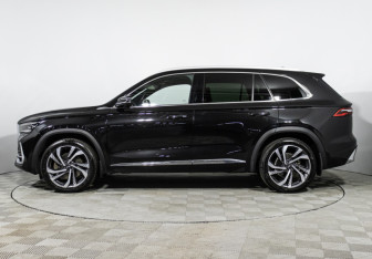 Подержанный автомобиль Geely Monjaro 2023 года (8 фото)