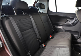 Подержанный автомобиль Skoda Fabia Hatchback 2012 года (17 фото)