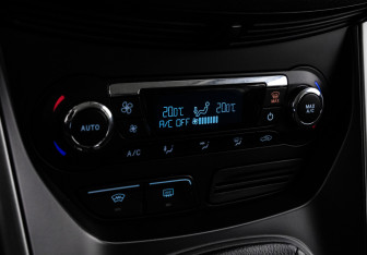 Подержанный автомобиль Ford Kuga 2013 года (14 фото)