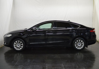 Подержанный автомобиль Ford Mondeo Sedan 2018 года (8 фото)