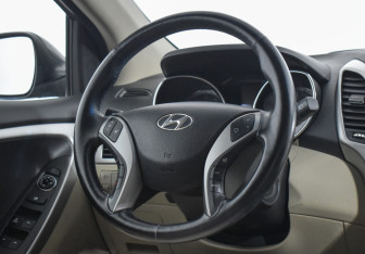 Подержанный автомобиль Hyundai i30 Hatchback 2014 года (14 фото)