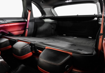 Подержанный автомобиль Porsche Cayenne 2014 года (33 фото)