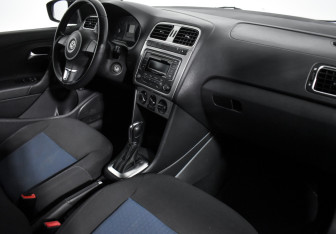Подержанный автомобиль Volkswagen Polo Sedan 2013 года (13 фото)