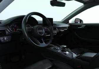 Подержанный автомобиль Audi A5 Coupe 2017 года (14 фото)
